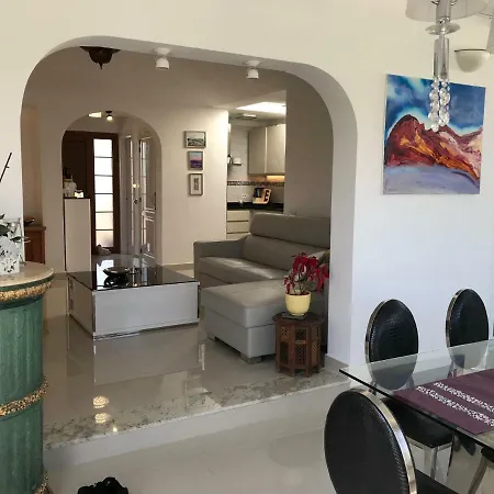 Ola, Golf Del Sur Villa